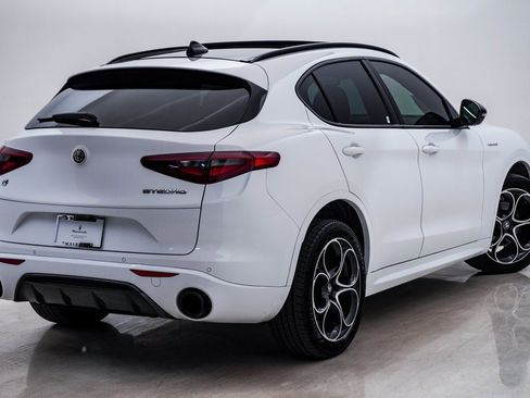 Used 2023 Alfa Romeo Stelvio Veloce image 11