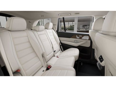 New 2026 Mercedes-Benz GLS 450 4MATIC image 4