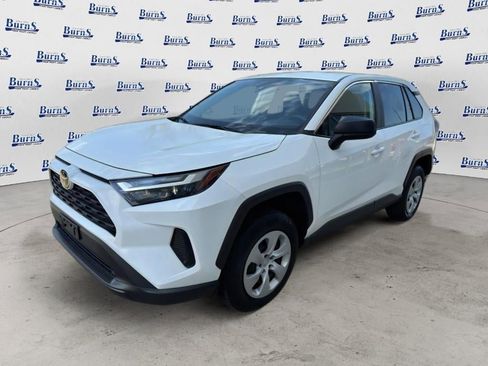 Used 2024 Toyota RAV4 LE AWD/4WD image 3