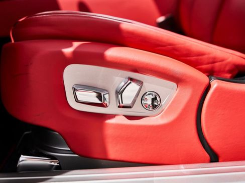 Used 2018 Rolls-Royce Dawn RWD image 36