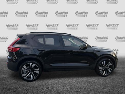 Used 2025 Volvo XC40 B5 Ultra AWD/4WD image 11