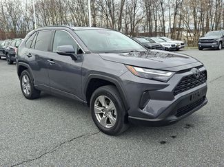 Used 2022 Toyota RAV4 XLE w/ Convenience Package video 3