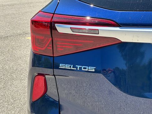 Used 2021 Kia Seltos EX AWD/4WD image 13
