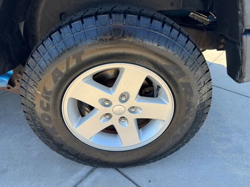 Used 2015 Jeep Wrangler Unlimited Sport w/ Quick Order Package 24S AWD/4WD image 14