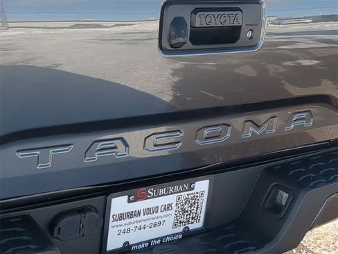 Used 2020 Toyota Tacoma SR image 12