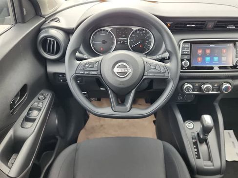 New 2025 Nissan Kicks Play S image 8