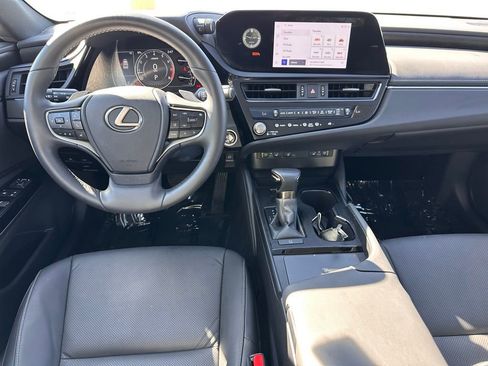 Used 2023 Lexus ES 250 w/ Premium Package image 4