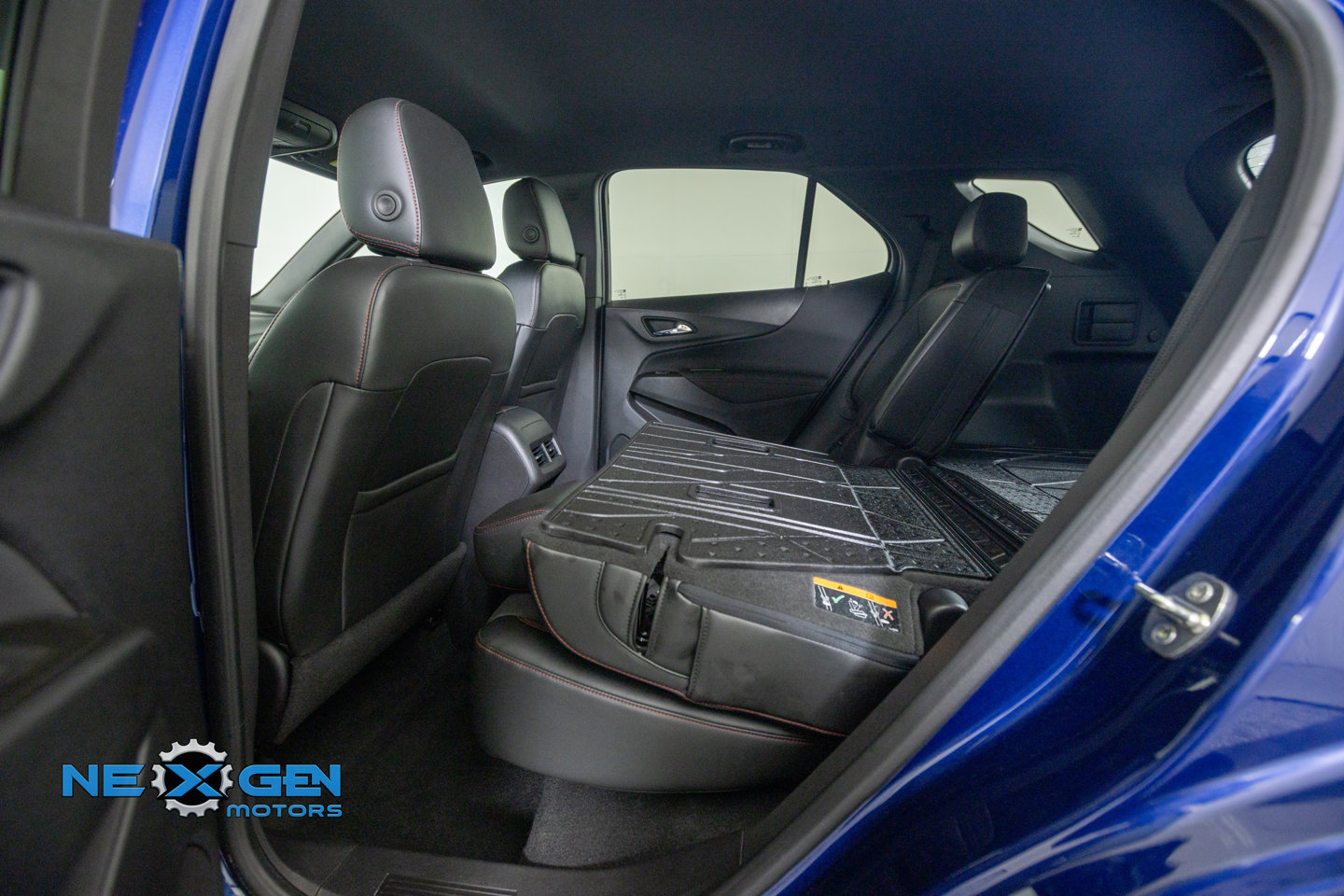 Used 2022 Chevrolet Equinox RS w/ LPO, Floor Liner Package FWD image 30