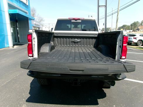 New 2026 Chevrolet Silverado 2500 ZR2 image 5