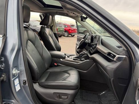 Used 2020 Toyota Highlander Limited image 20