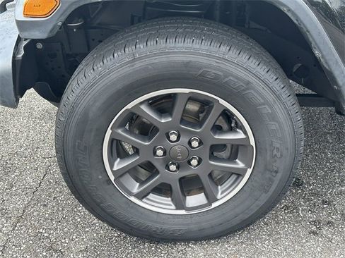 Used 2020 Jeep Gladiator Overland image 11