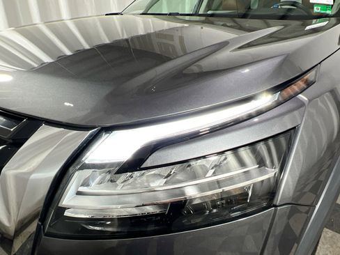 Used 2022 Nissan Pathfinder Platinum w/ Cargo Package image 13