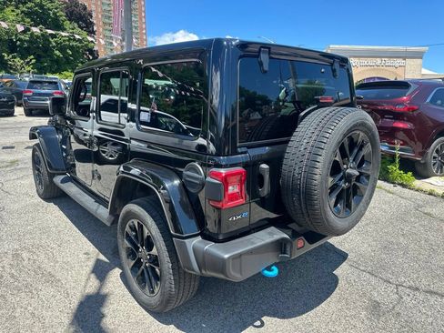 Certified 2022 Jeep Wrangler Unlimited Sahara w/ Cold Weather Group AWD/4WD image 7