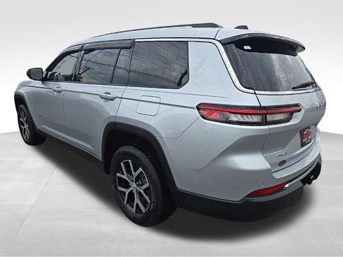Used 2023 Jeep Grand Cherokee L Limited w/ Trailer Tow Group (B) AWD/4WD image 5