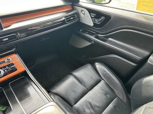Used 2020 Lincoln Aviator Reserve w/ Equipment Group 202A AWD/4WD image 24