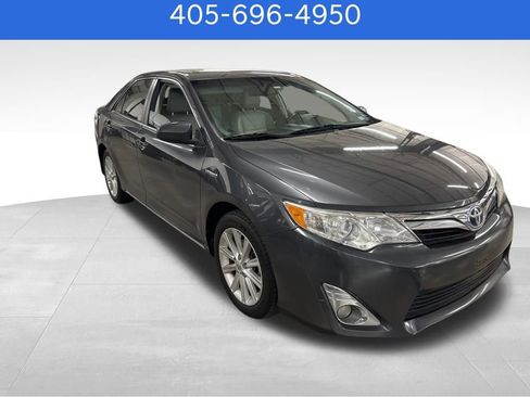 Used 2012 Toyota Camry XLE w/ Leather Pkg image 2
