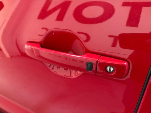 Used 2022 Nissan Frontier SV image 4