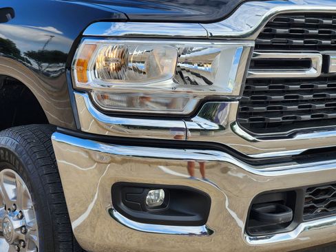 Used 2024 RAM 2500 Big Horn w/ Bed Utility Group image 9