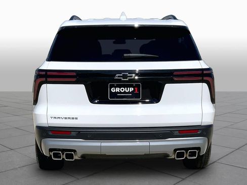 Used 2025 Chevrolet Traverse LT w/ LPO, Floor Liner Package FWD image 5