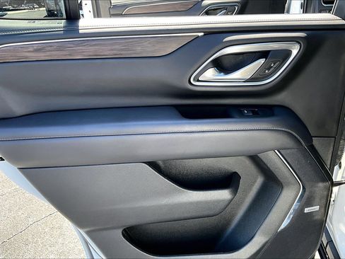 Used 2023 Chevrolet Tahoe LT RWD image 12