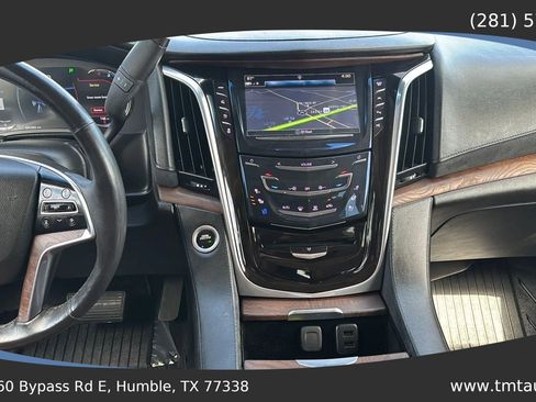Used 2018 Cadillac Escalade Premium Luxury RWD image 12
