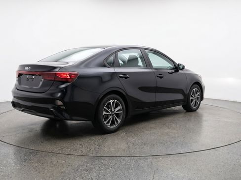 Used 2024 Kia Forte LXS w/ LXS Technology Package image 9