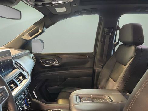Used 2024 Chevrolet Suburban Z71 w/ Luxury Package image 12