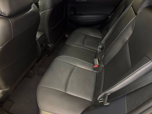 Used 2022 Toyota Corolla Cross XLE w/ Convenience Package FWD image 17