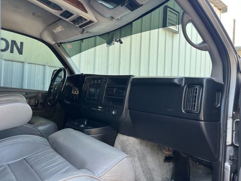 Used 2012 Chevrolet Express 1500 image 22