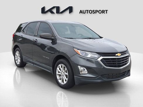 Used 2018 Chevrolet Equinox LS image 3