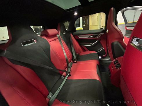 Used 2024 Jaguar F-PACE SVR image 34