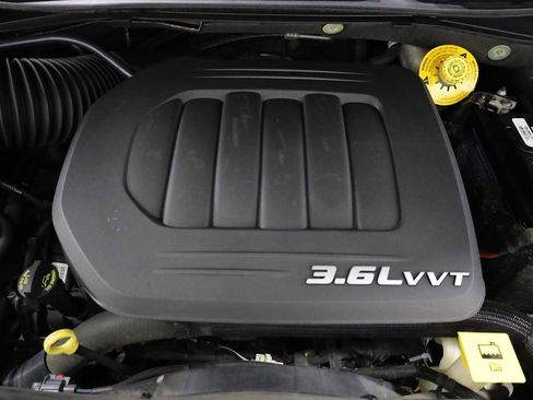 Used 2016 Dodge Grand Caravan SXT image 45