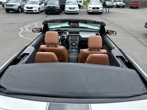 Used 2011 Ford Mustang Premium w/ 201A Rapid Spec Order Code RWD image 12