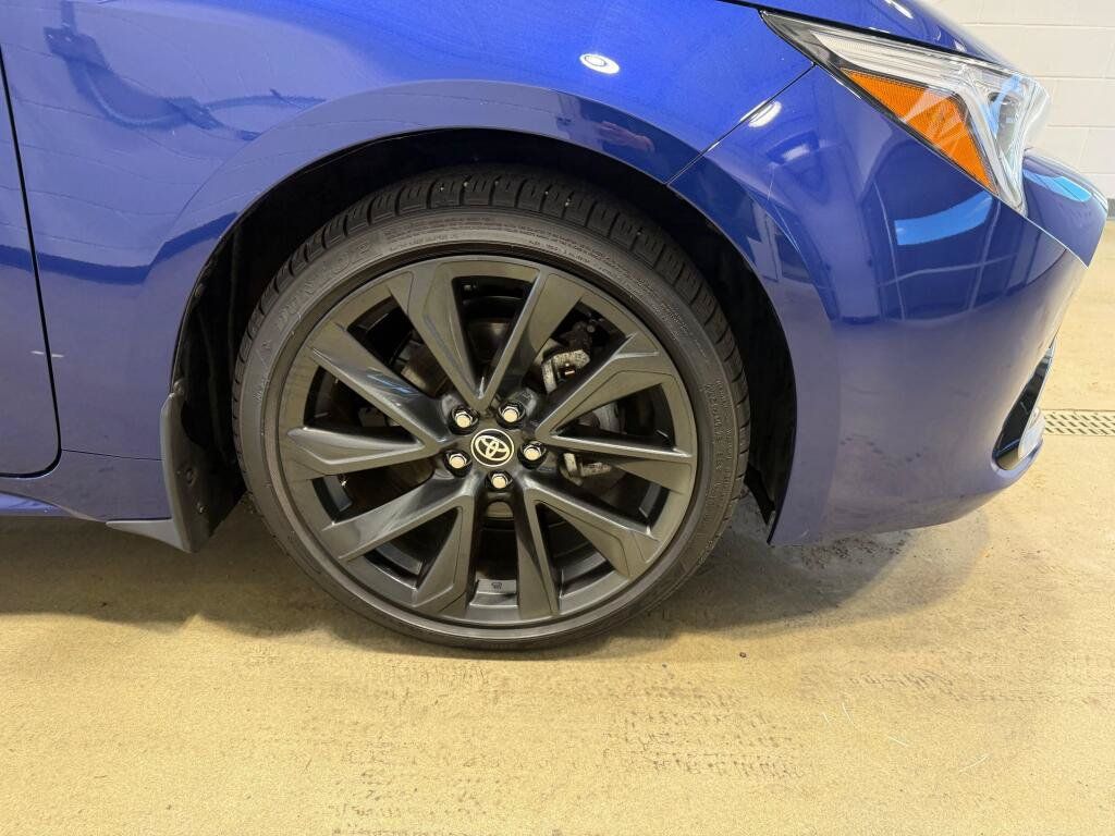 Used 2025 Toyota Corolla XSE FWD image 9