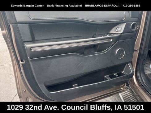 Used 2018 Ford Expedition XLT w/ Equipment Group 202A AWD/4WD image 16