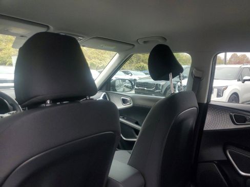 New 2025 Kia Soul LX image 12