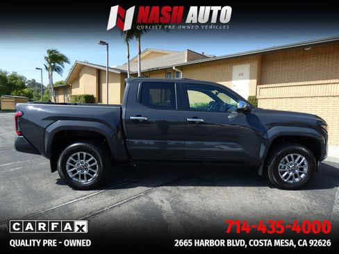 Used 2025 Toyota Tacoma Limited AWD/4WD image 10