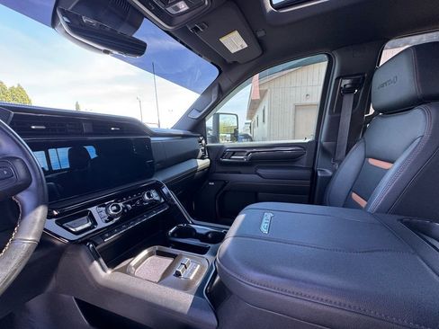 Used 2024 GMC Sierra 2500 AT4 w/ AT4 Premium Plus Package AWD/4WD image 25