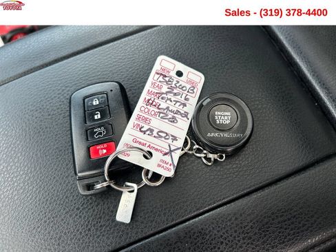 Used 2016 Toyota Highlander Limited AWD/4WD image 26