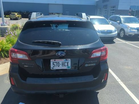 Used 2015 Subaru Outback 2.5i Limited AWD/4WD image 2