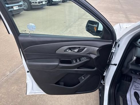 Used 2023 Chevrolet Traverse LT FWD image 20