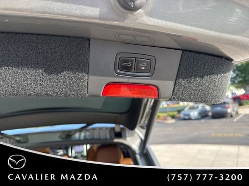 Used 2018 Porsche Cayenne Turbo AWD/4WD image 48