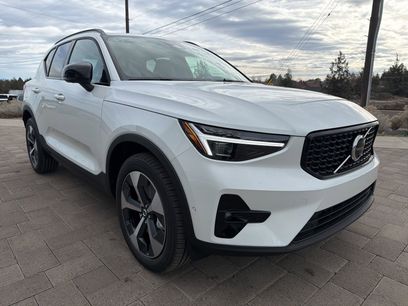 New 2026 Volvo XC40 B5 Plus w/ Protection Package Premier