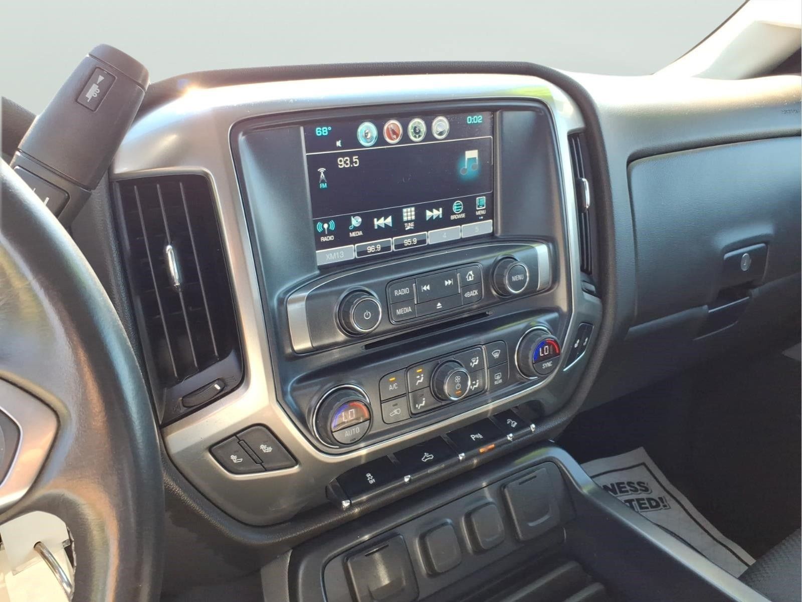 Used 2018 Chevrolet Silverado 1500 LT w/ Midnight Edition AWD/4WD image 19