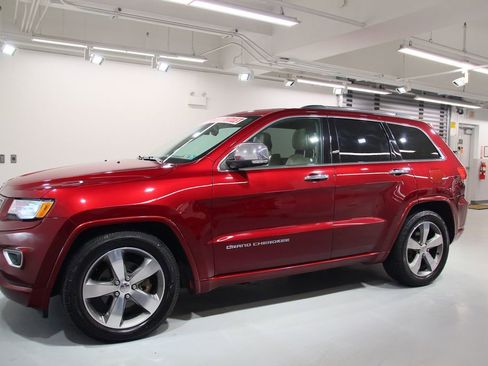 Used 2016 Jeep Grand Cherokee Overland AWD/4WD image 3