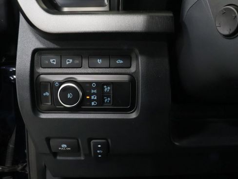 Used 2023 Ford F250 Platinum AWD/4WD image 19