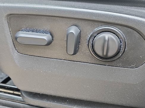 Used 2022 Chevrolet Silverado 1500 LT Trail Boss w/ Convenience Package II image 12