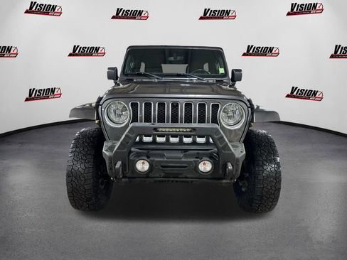 Used 2018 Jeep Wrangler Unlimited Sahara image 2