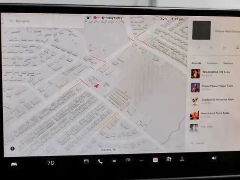 Used 2022 Tesla Model S image 26