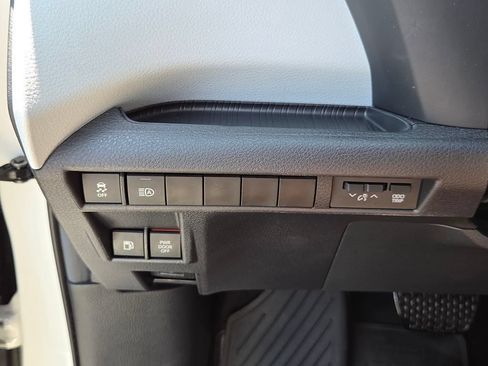 Used 2025 Toyota Sienna LE FWD image 29